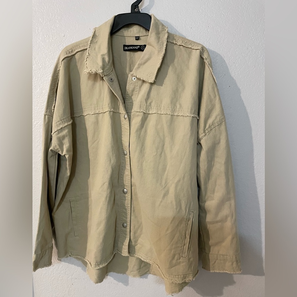 BLANK NYC Fray Edge Shacket in Zoo fair Beige Denim Oversized - Picture 2 of 5